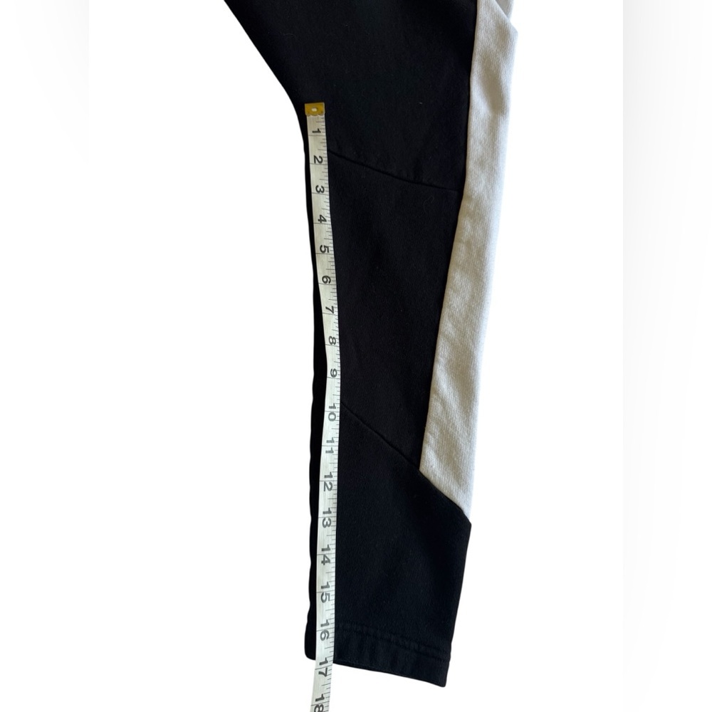 Victoria's Secret PINK Rose  Embroidered Floral Black White Sweater Size Small - Picture 13 of 13